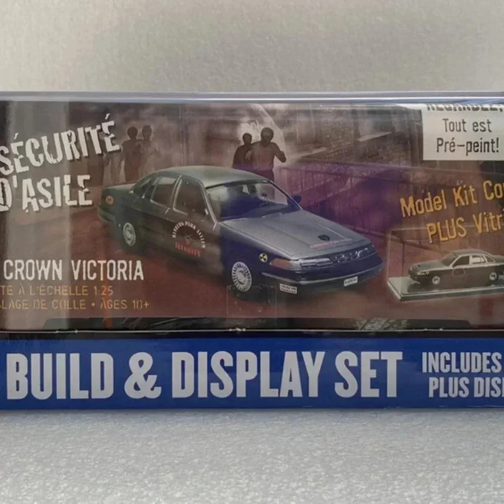 NEW Lindberg Build & Display Police Ford Crown Victoria Asylum Security Car